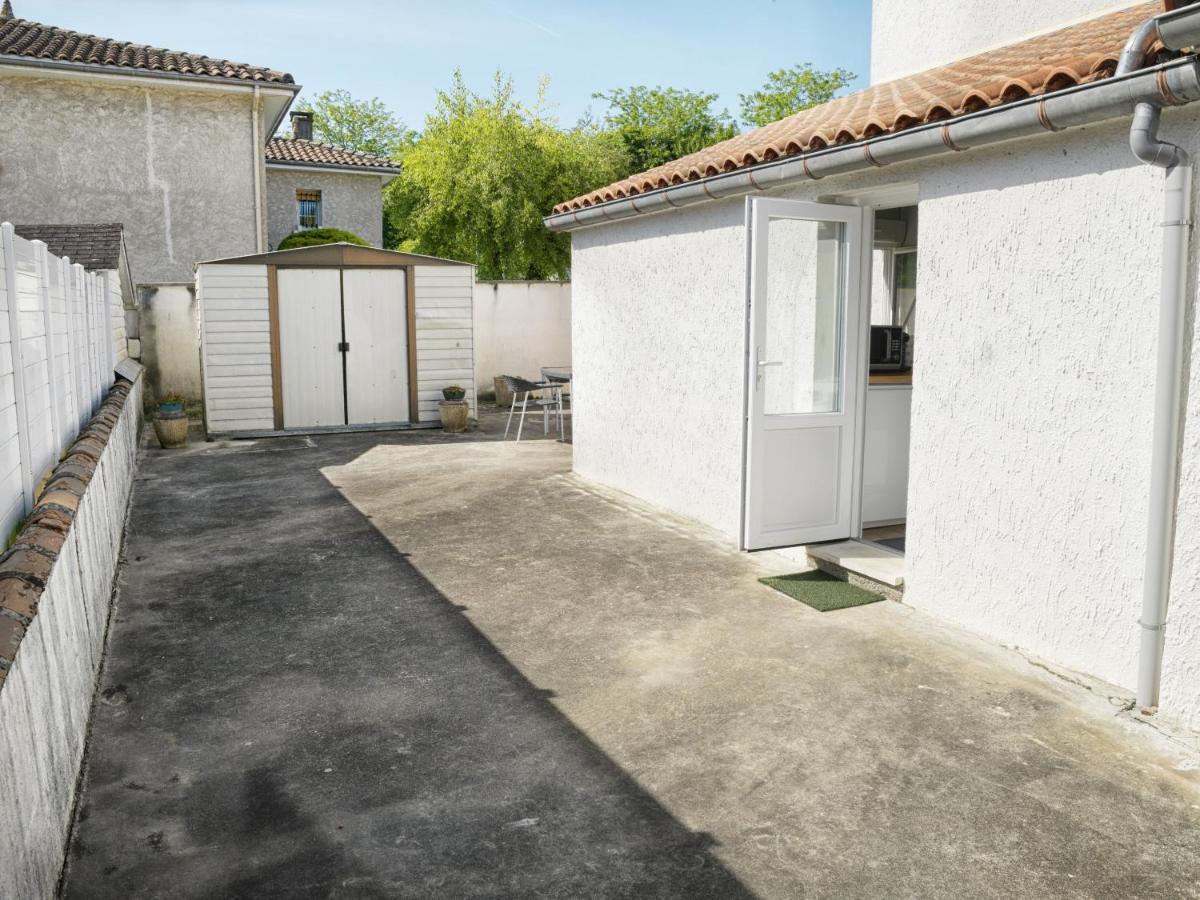 T2 - 28M2 Avec Cour Et Stationnement, Wifi Et Linge Fournis Daire Angoulême Dış mekan fotoğraf